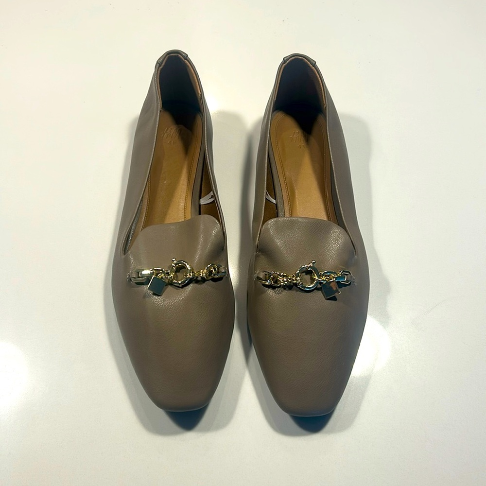 H&M Women’s Beige Loafers, size 9.5